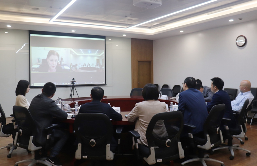 商学院举行与equis认证导师robina xavier教授首次线上见面交流会1.png